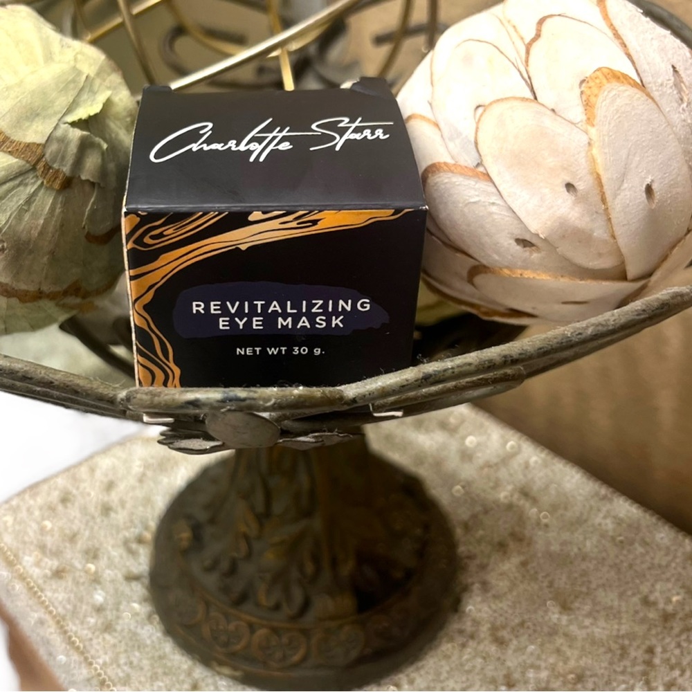 🛍️NIB CHARLOTTE STAR REVITALIZING EYE MASK!